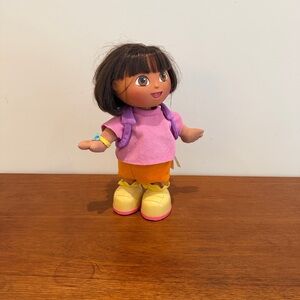Talking and Dancing Dora the explorer 2001 Mattel
